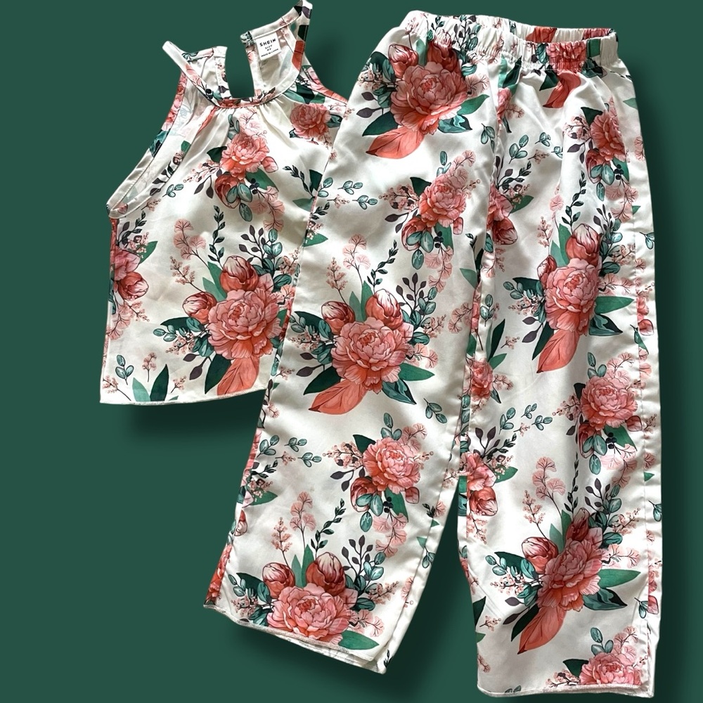 SHEIN Green and White Floral Print Matching Set